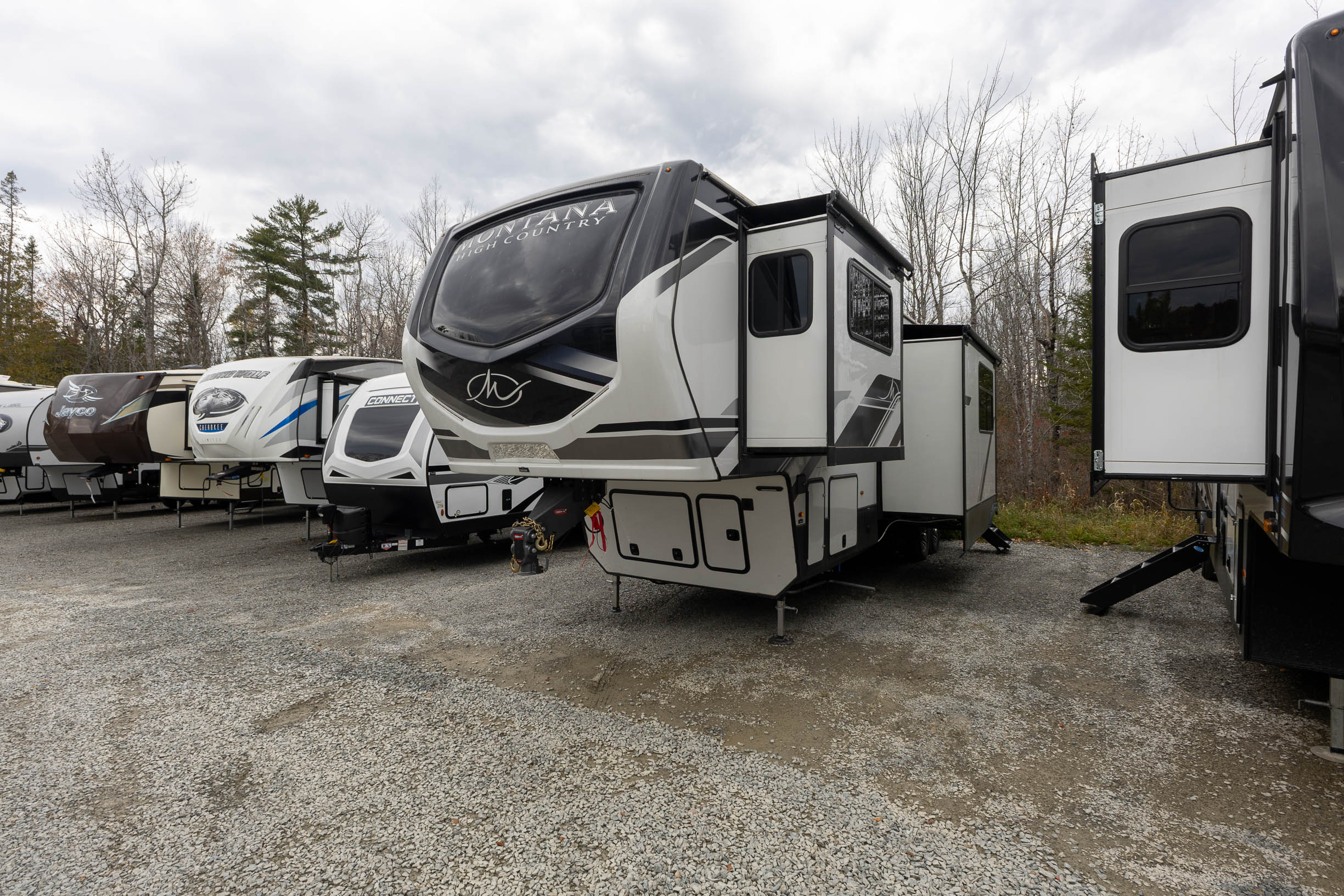 2025 Keystone RV Montana High Country 377FL FIFTH WHEEL