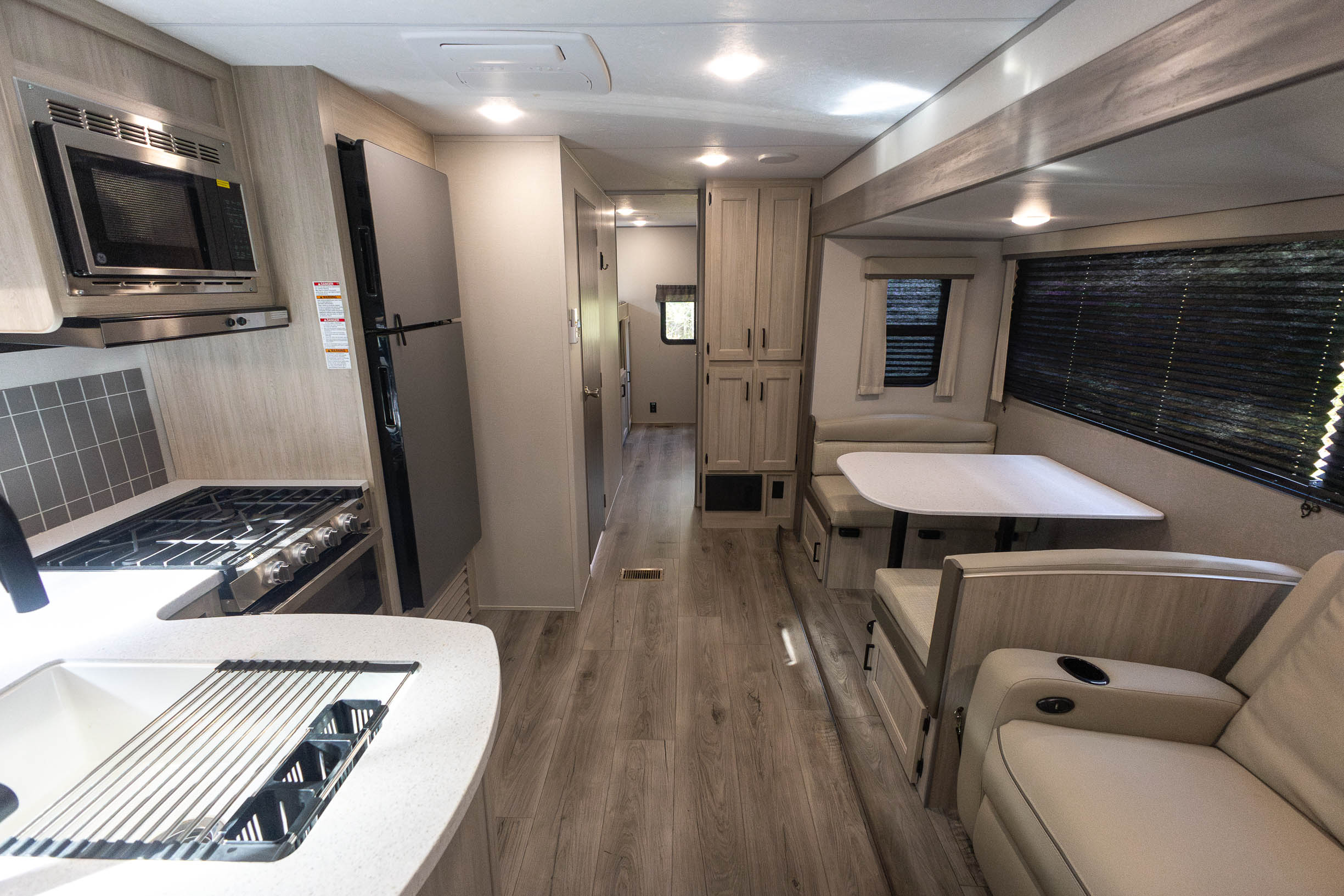 2026 Coachmen Catalina Legacy Edition 343BHTS TRAVEL TRAILER