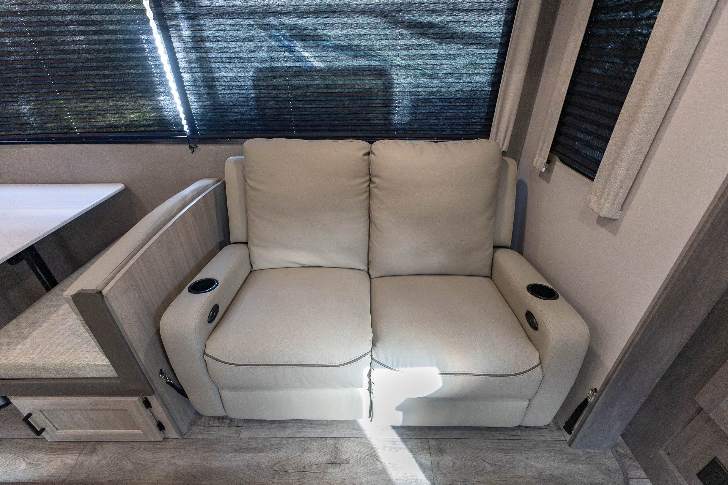 2026 Coachmen Catalina Legacy Edition 343BHTS TRAVEL TRAILER