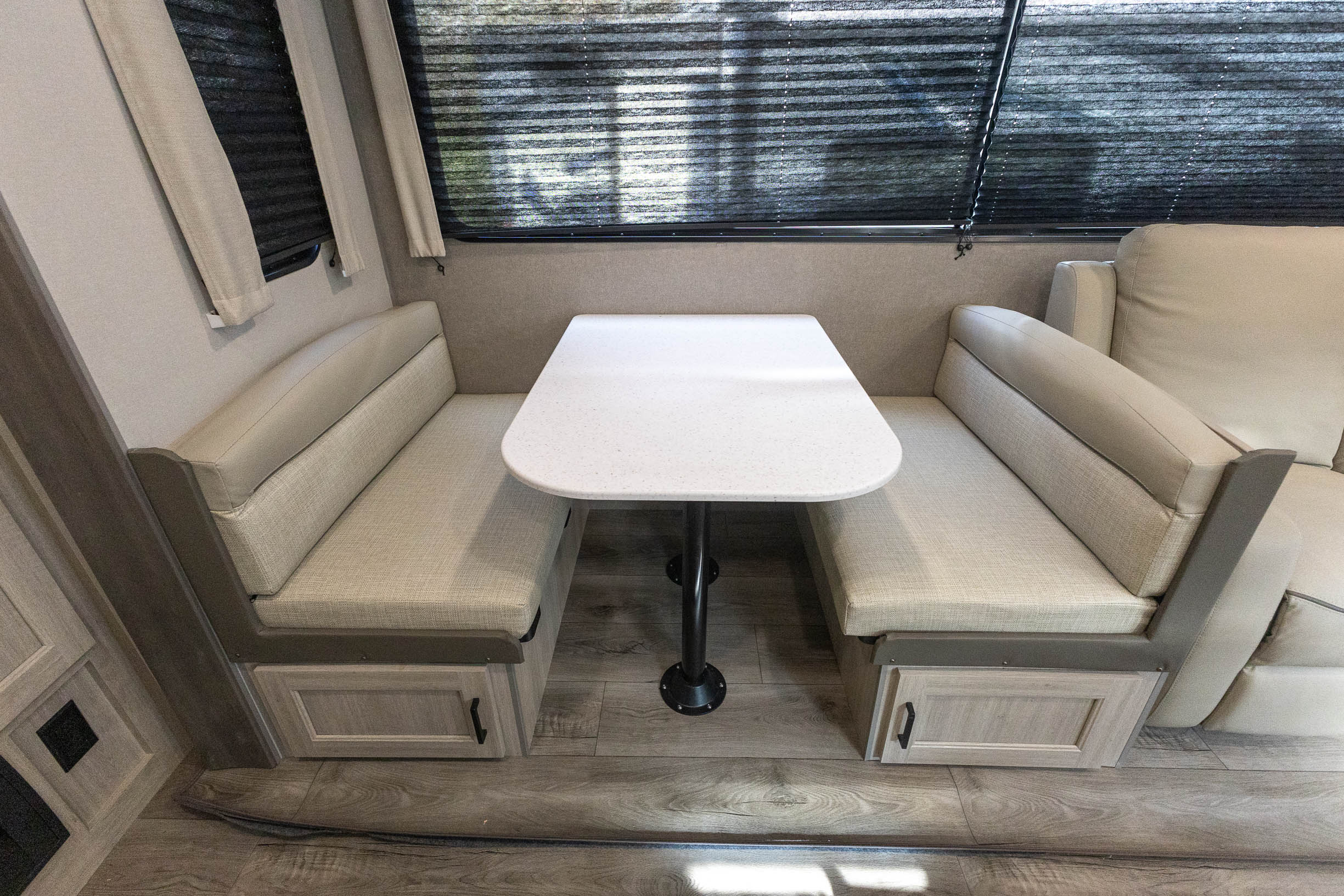 2026 Coachmen Catalina Legacy Edition 343BHTS TRAVEL TRAILER